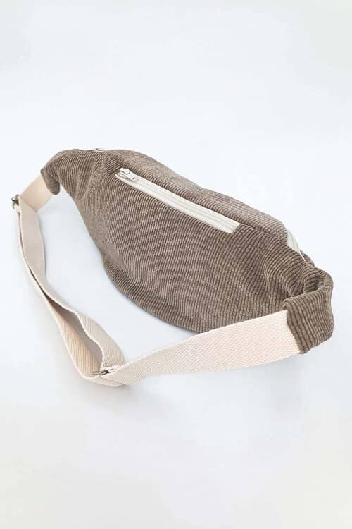 dos d'un sac banane en velours taupe
